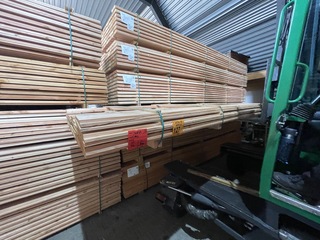 Ca. 32x Douglas Zweeds Rabat, 26x165mm, lengte 500cm